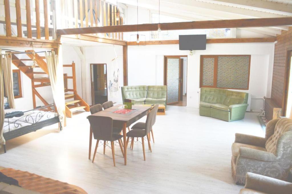 Hotel Colina Restaurant & Events Bistriţa Esterno foto